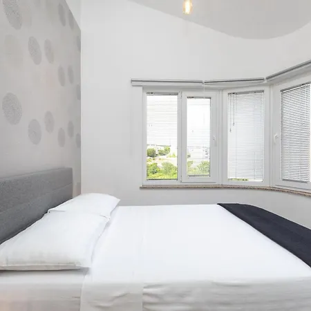 Kosic N1 Beautiful & Cosy *